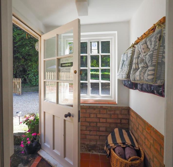 Landford'S Cottage, Your Retreat! Zewnętrze zdjęcie